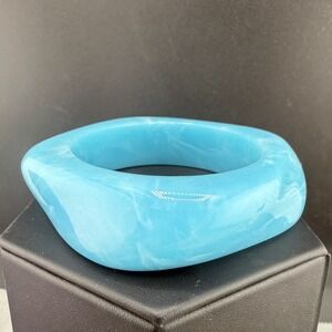 Vintage Bangle Bracelet Light Blue Acrylic Swirl 7.5"